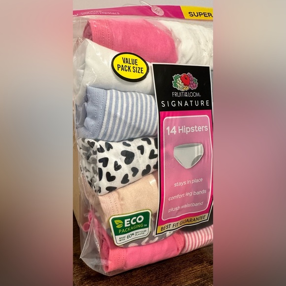 Fruit Of The Loom Girls Super Value Pack of 14 Hipsters NWT Size 16 - Picture 2 of 4